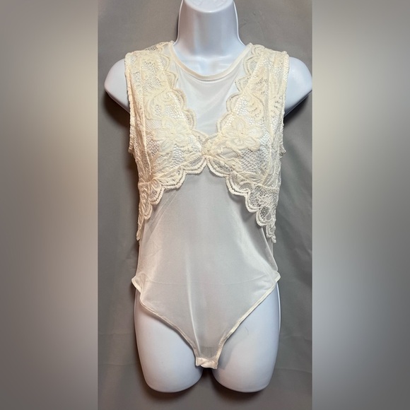 Womens ambiance Ivory laced‎ bodysuit sz Large - Picture 1 of 8